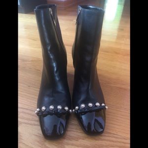 Kate spade ankle booties with pearl detail